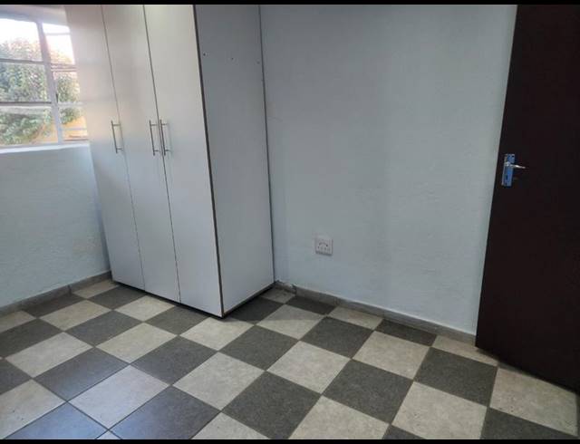 2 BEDROOM PROPERTY TO RENT IN CYRILDENE